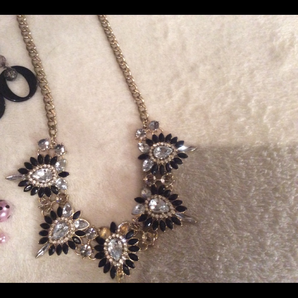 Jewelry - Picture 5 of 6